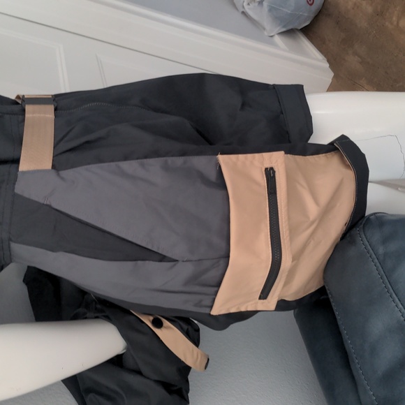 Nike Flight Capsule Utility Jumpsuit with removable sleeves - Picture 3 of 5